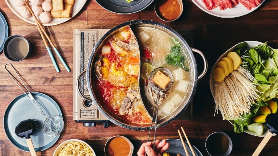 Người có hệ miễn dịch suy yếu không nên ăn lẩu.