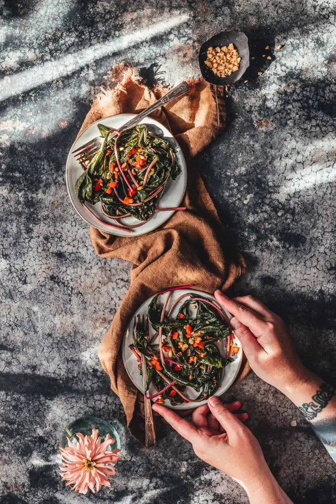 Loại rau nhiều sắt hơn thịt bò, người Trung Quốc quý như “vàng”: Mọc đầy Việt Nam- Ảnh 2.