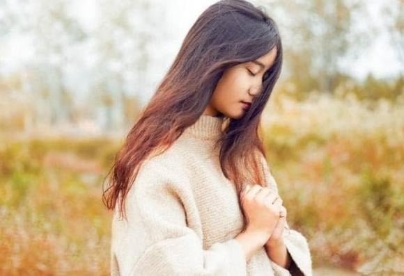 Khi phát hiện chồng ngoại tình, phản ứng đầu tiên của người vợ không nên là nổi giận hay hành động thiếu suy nghĩ. 