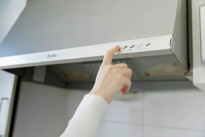 Một người nấu ăn, cả nhà ung thư? 5 thói quen trong nhà bếp đầu độc sức khỏe, cái đầu tiên hầu như ai cũng mắc- Ảnh 1.