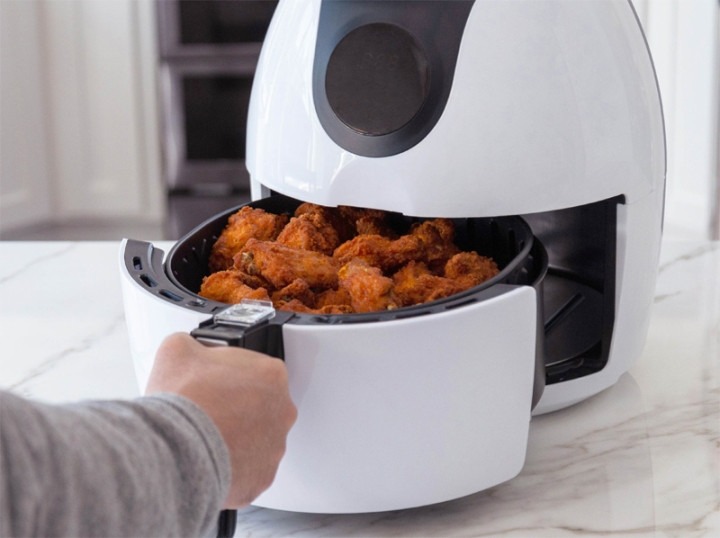 5 SAI LẦM khiến nồi chiên không dầu nhanh hỏng và tốn điện gấp đôi- Ảnh 1.