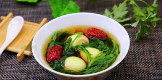 Phụ nữ ăn trứng luộc với lá ngải cứu, cơ thể có 4 thay đổi bất ngờ