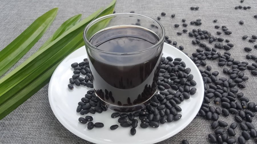Cách ăn đậu đen xanh lòng trị rụng tóc hiệu quả: Tóc con mọc tua tủa, không sợi nào bạc