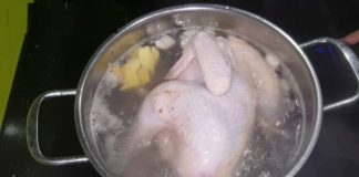 Luộc gà bằng nước lã đỏ xương, nhớt thịt: Thêm bước này gà chín đều, ngọt đậm