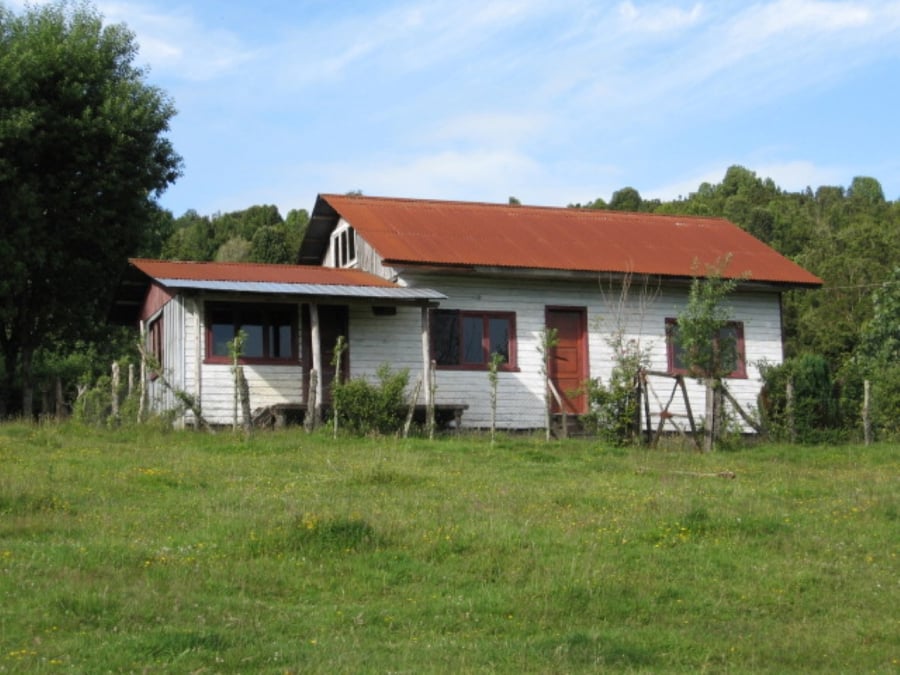 Khi làm thủ tục cấp Giấy chứng nhận, người sử dụng đất cần cung cấp đầy đủ hồ sơ, thông tin để cơ quan có thẩm quyền xem xét theo đúng quy định của Luật Đất đai, bảo đảm quyền và lợi ích hợp pháp của người dân. (Ảnh minh họa)