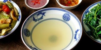 Dùng nước luộc rau làm canh: Nên hay không nên?